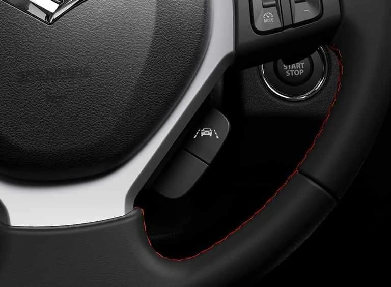 Suzuki S-CROSS GLX Urban Black kormány narancssárga varrással