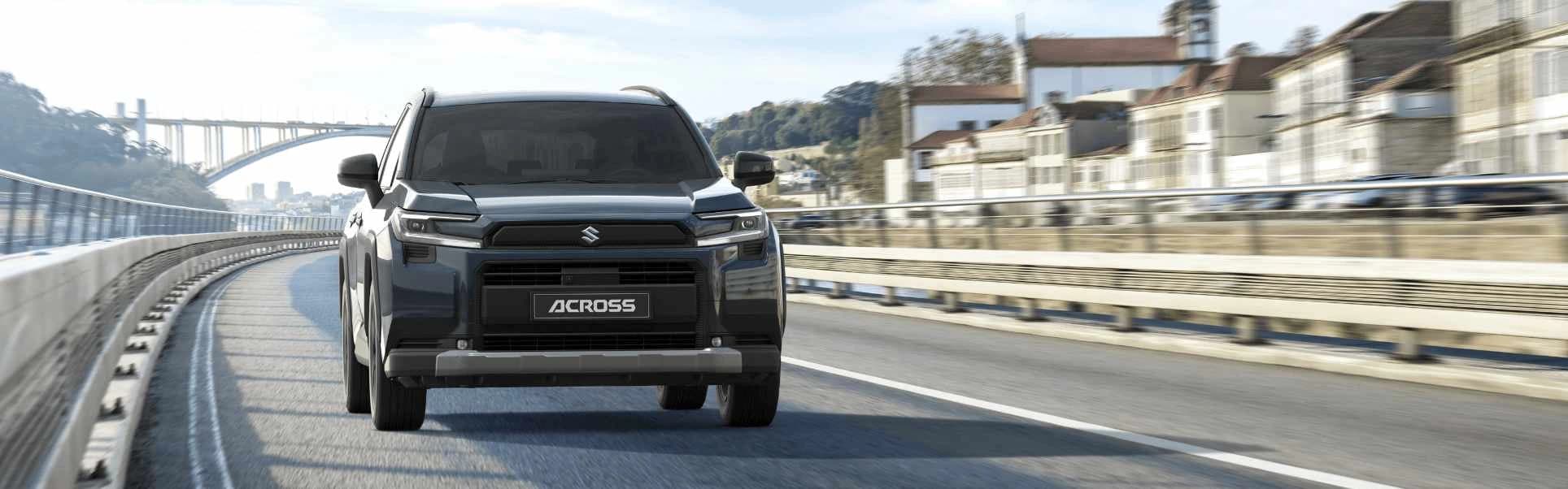 Vadonatúj Suzuki Across városi környezetben