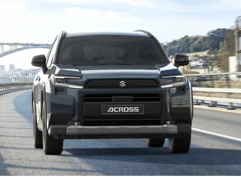 Vadonatúj Suzuki Across városi környezetben
