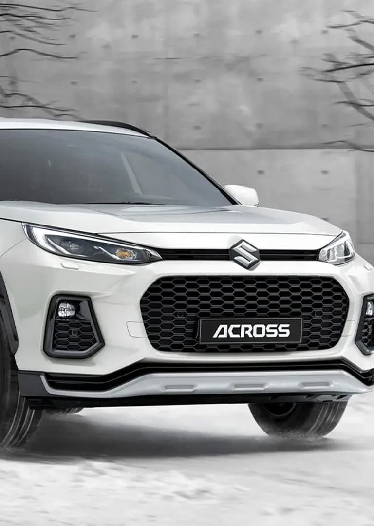 Suzuki Across havas háttérrel