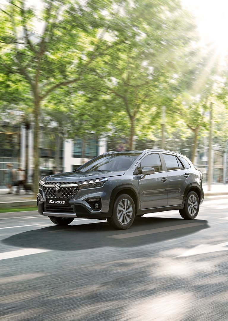 Suzuki S-CROSS városi környezetben