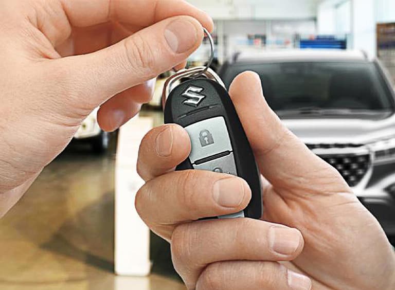 Suzuki_suzuki_honlap_finanszirozas_pref_atadas_768x564__1733738882811